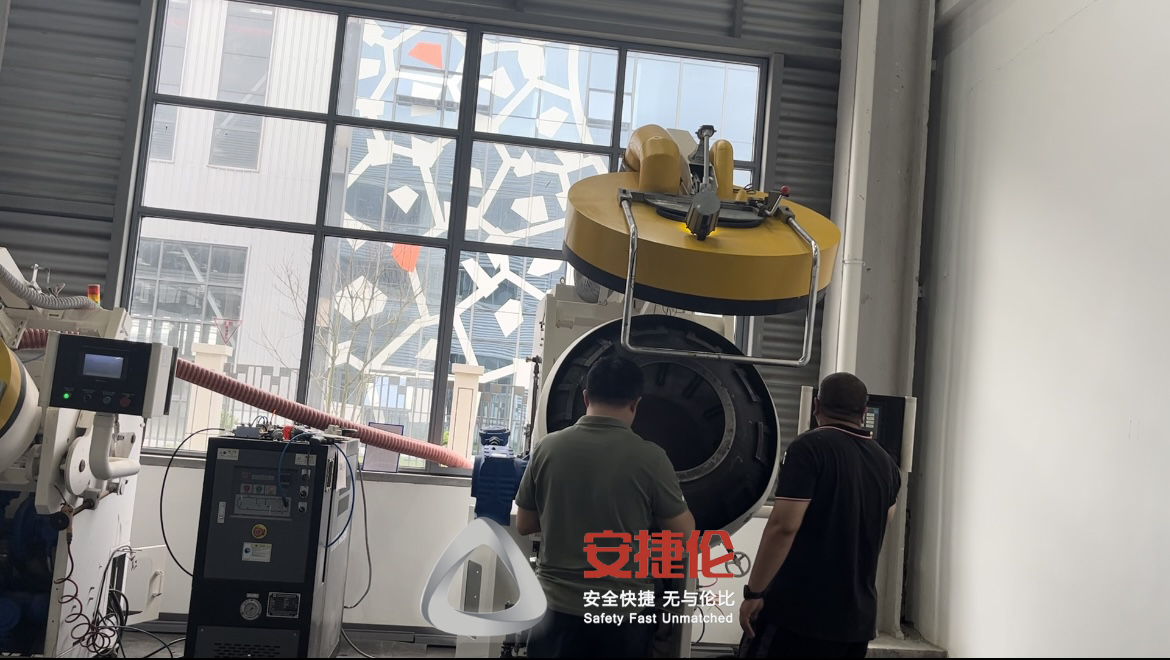 重庆汽车零部件客户到访验收自动滚喷机PR90