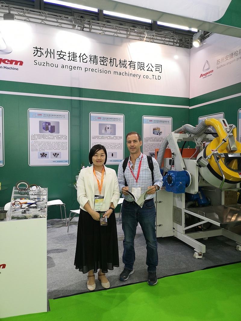 安捷伦精密设备参加2019第十九届中国国际橡胶技术展览会第二天