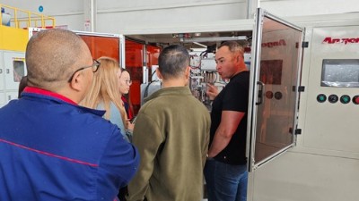 国际认证加持！安捷伦橡胶涂胶设备吸引俄罗斯代表团实地探访