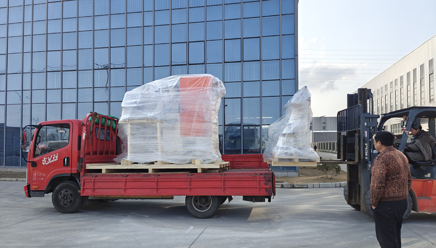 再获四川老客户订单  PR90自动滚喷机顺利发运