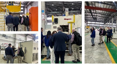 高精度+高性价比！加拿大老客户跨越重洋专程考察喷胶机