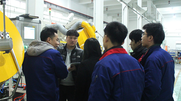 韩国客户成功验收安捷伦自动滚喷机设备